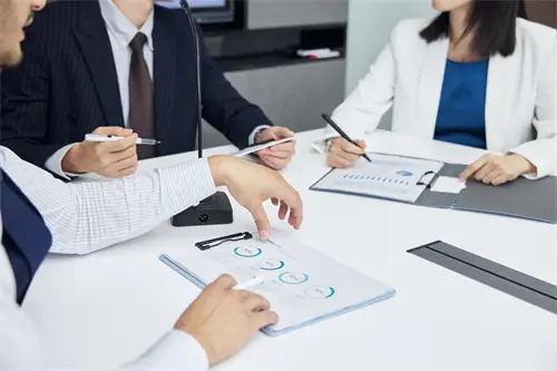 法律发挥作用需要什么